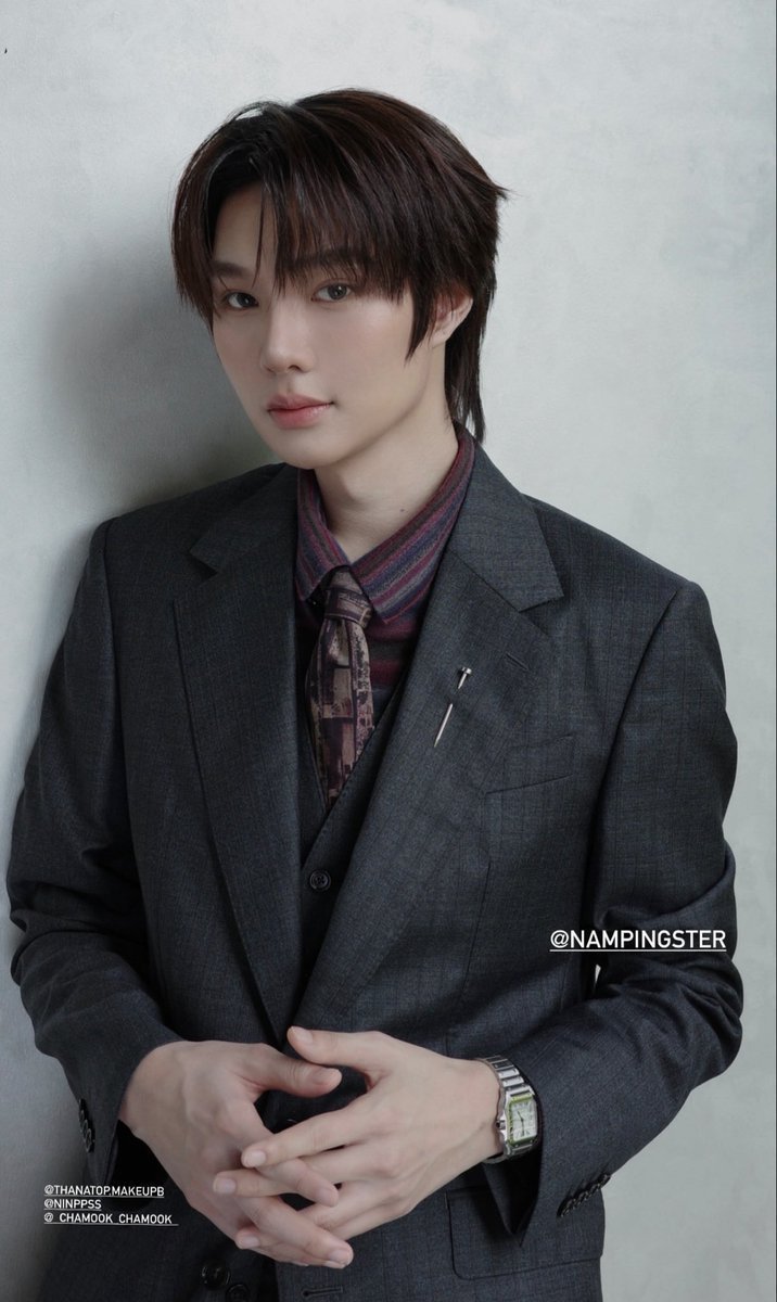 pppiiip's tweet photo. น้ำปิงเป็นคนที่แค่เปลี่ยนองศาการยิ้มบรรยากาศรอบตัวก็เปลี่ยนเลยอะ ทั้งน่ารักสุภาพแบบเป็นตัวเองทั้งหล่อสุขุมเข้ากับงานชีเก็บได้หมด

NAMPING SHINES AT VOGUEGALA
#VogueGala2026xNamping https://t.co/RFmGrLsKcW