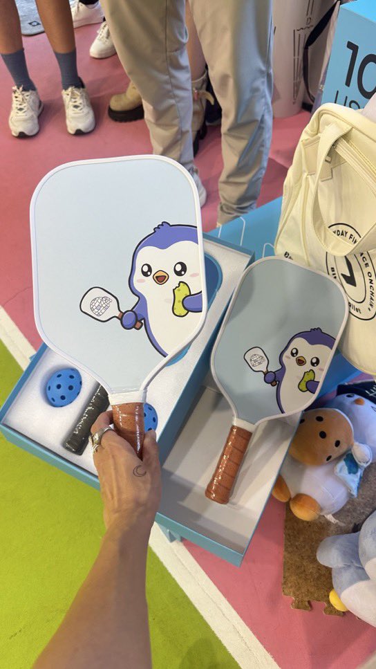 nonplayablecin_'s tweet photo. welcome back to Taipei @pudgypenguins https://t.co/7A707KnK0X
