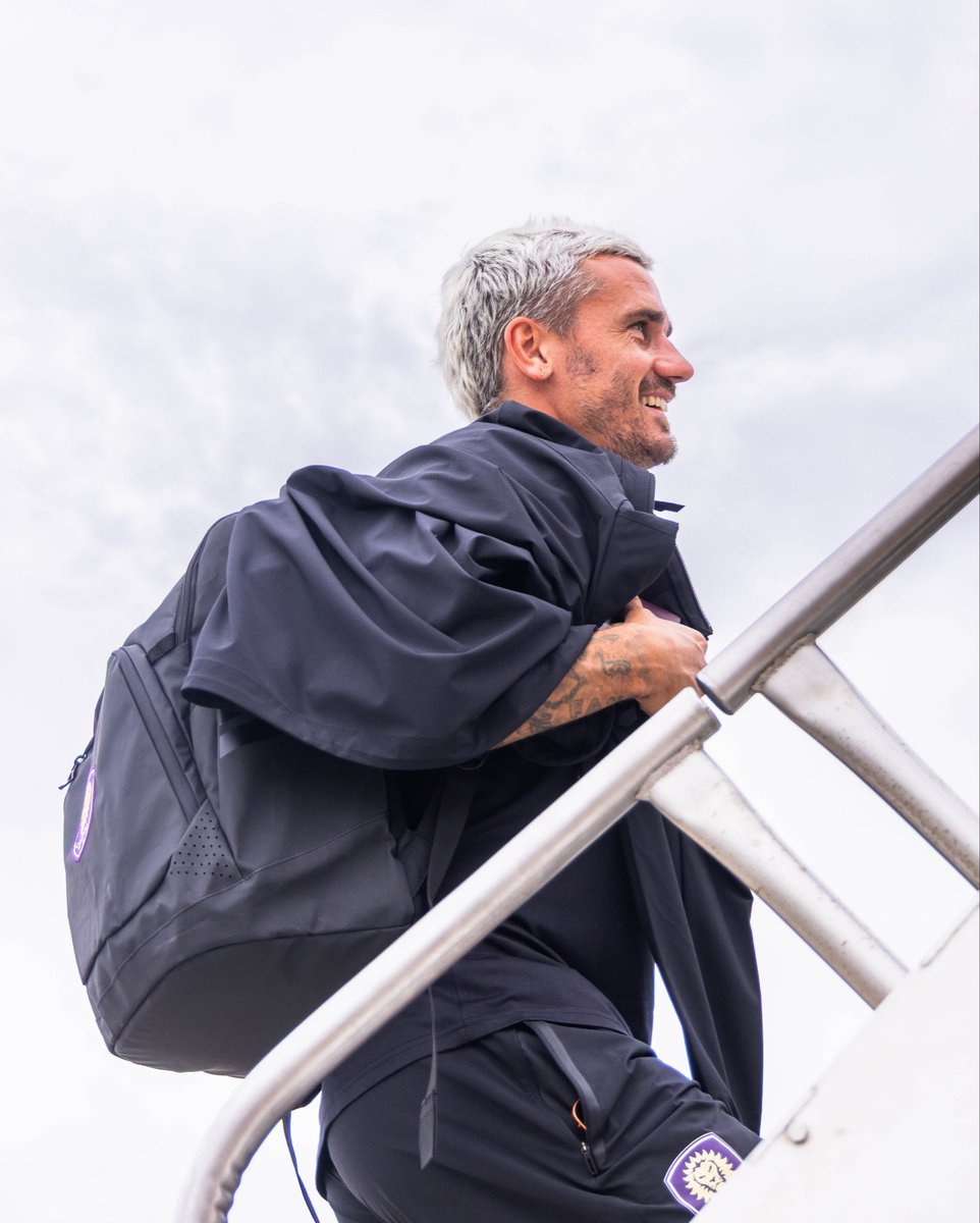 GriezmannPeach's tweet photo. Antoine Griezmann π before the MLS match versus Red Bull New York. August 01, 2026.
#Griezmann #OrlandoCity #AntoineGriezmann
#Grizi #GriezmannBooty #GriezmannAss #Booty #BriefLines https://t.co/4sZYc04DtG
