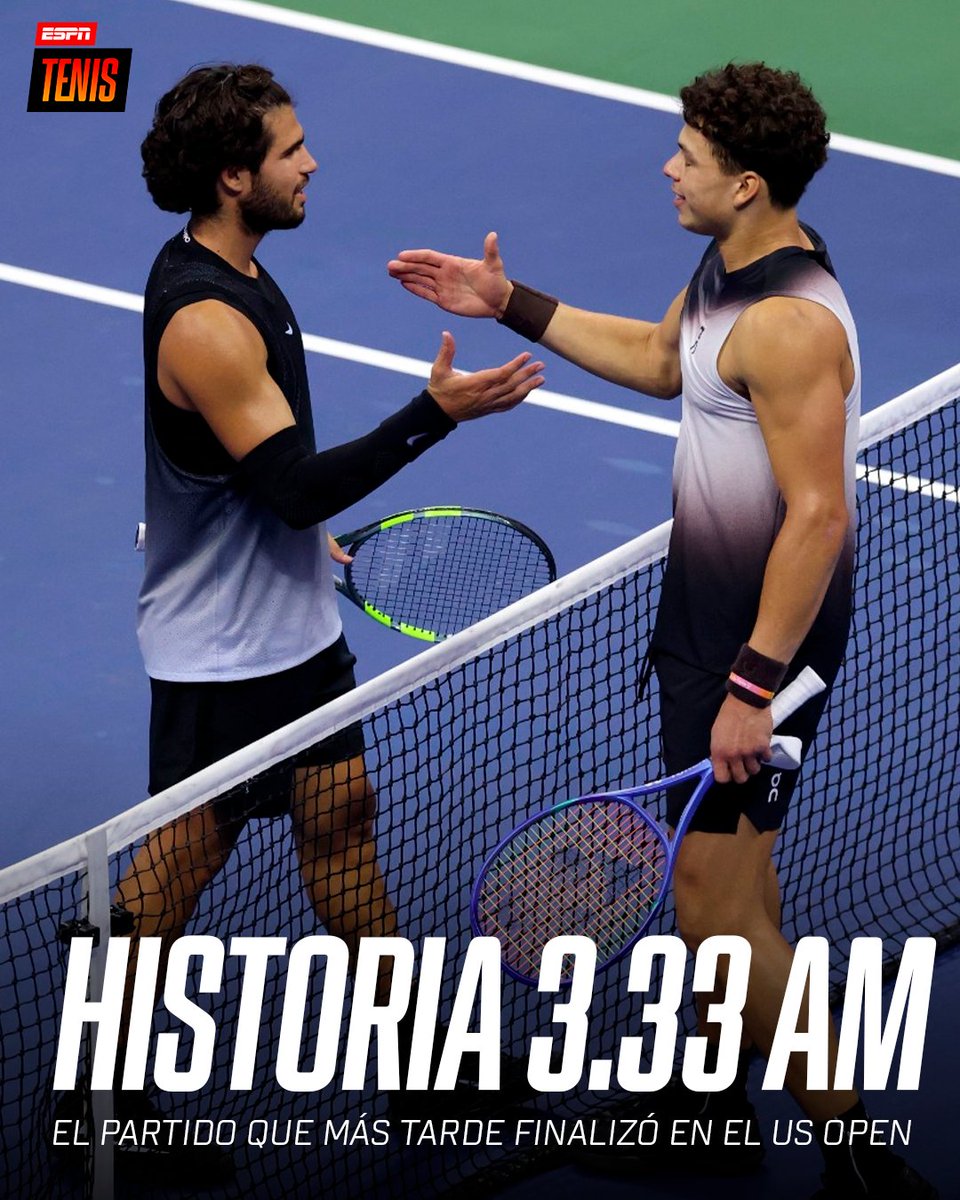 ESPNtenis's tweet photo. 🎶  Porque la noche de anoche fue, algo que yo no puedo explicar... ¿Con qué palabra podemos definir este partidazo? 

#Shelton | #Alcaraz 

📺 Mirá el #USOpen en el Plan Premium de Disney Plus. https://t.co/przaFD8qdD