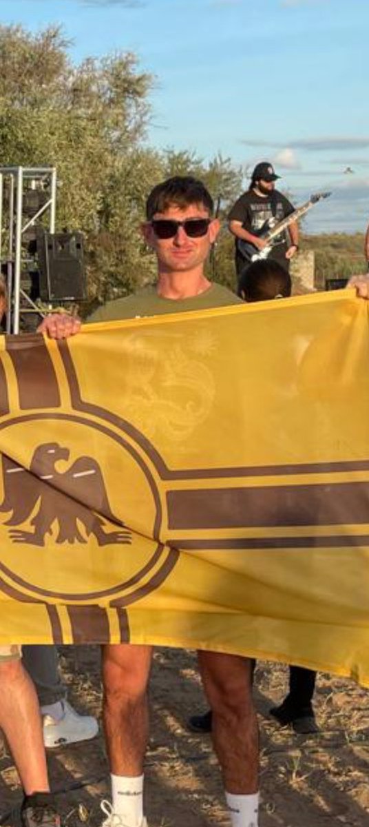 1898Joseba's tweet photo. Asier azkorra de sopela  ex militante de ernai 
Faxismoari kaña !! https://t.co/JXxpUkTwI2