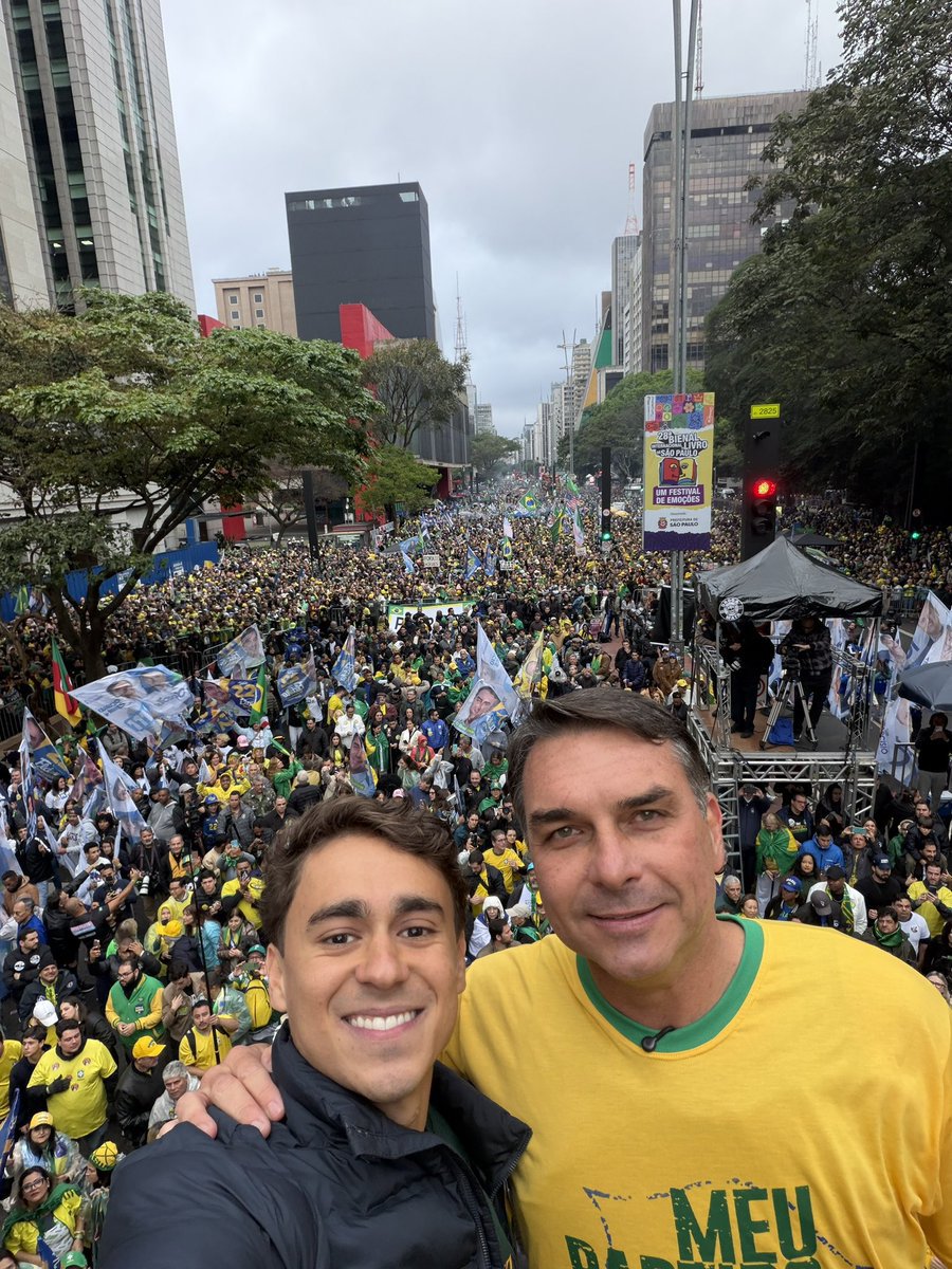 _RobertFKJr's tweet photo. Vai dar 22 ✅🇧🇷 @FlavioBolsonaro

Seguir👉 @_Robertt_jr https://t.co/BnuImJF8PD