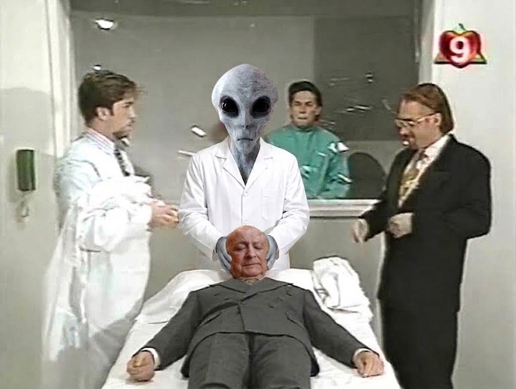 lqmhr's tweet photo. [ÚLTIMO MOMENTO] Se filtran imágenes de la autopsia de Chiche Gelblung. https://t.co/SH7u7Z4UXN