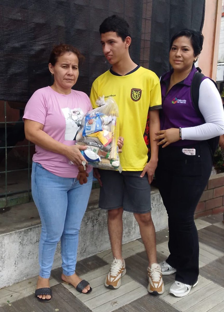 fbsoficial2026's tweet photo. #FBS #PCD #VINCES Articulamos ayudas técnicas y entregamos #kitsDeAlimentos a #PCD en convenio con @MinTrabajoEc llegamos a los sectores más vulnerables y abandonados de la provincia de #LosRios cuidamos a nuestros usuarios de manera integral en #ElGobienoDelEcuador #NoSeDetiene https://t.co/g9tjRubH6P