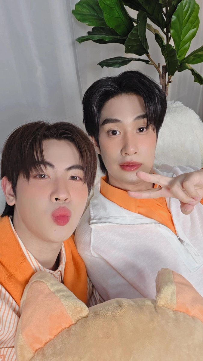 firstone_wnk's tweet photo. เสียงพร้อม คารมพร้อม ผมก็พร้อม เหลือแต่สติครับ ตั้งสติก่อนสตาร์ตแปปปป😂 
มาเจอกันในไลฟ์นะค้าบบบ > https://t.co/DHXvv3SHHr

FIRSTONE SHOPEE TLE
#ShopeelivexTleFirstoneTaketwo https://t.co/tlksy42lXc