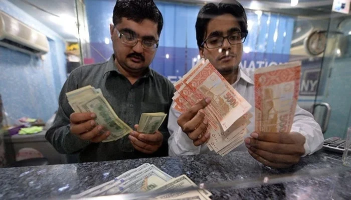 pak_hub_'s tweet photo. Pakistan receives $3.66 billion in workers’ remittances in August, with Saudi Arabia leading the sources at $873 million, followed by the UAE, UK and US.
#Pakistan #Remittances https://t.co/8gUfUX2vaO