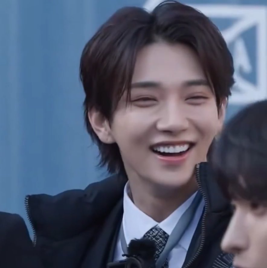 makeshuausmile's tweet photo. 🫳🏻🤍 https://t.co/8wneQxhMlh