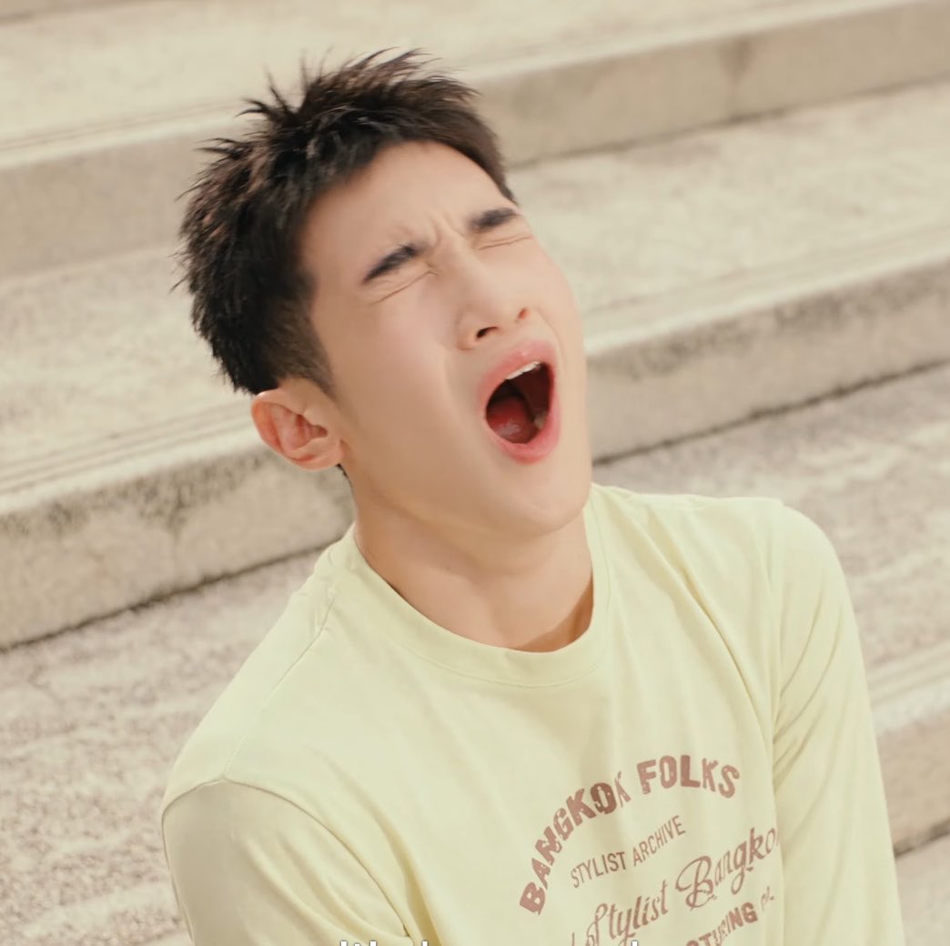 esttowesties's tweet photo. in this mv we get to see progresssleepalltime 😂 https://t.co/kKC6Ax2WeB