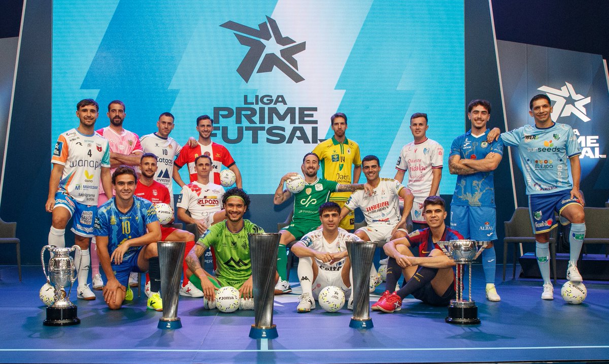 rfef's tweet photo. 🙌 La 𝗴𝗮𝗹𝗮 de la #LigaPrimeFutsal da el pistoletazo de salida a la 𝗻𝘂𝗲𝘃𝗮 𝘁𝗲𝗺𝗽𝗼𝗿𝗮𝗱𝗮 2026/27.

🤗 La presentación oficial ha reunido en la sede de la RFEF a representantes de los 𝟭𝟲 𝗰𝗹𝘂𝗯𝗲𝘀.

ℹ️ https://t.co/XF2b5P6fya

#LaGalaPrime | @ligaprimefutsal https://t.co/MaeFkaooKo