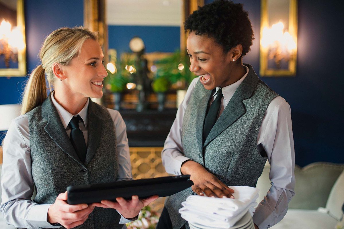 _Checkit's tweet photo. Paper checklists waste time. Digital workflows enhance guest experience. #Hospitality #IoT https://t.co/R52rhsckDr https://t.co/IuhKNkH8lH