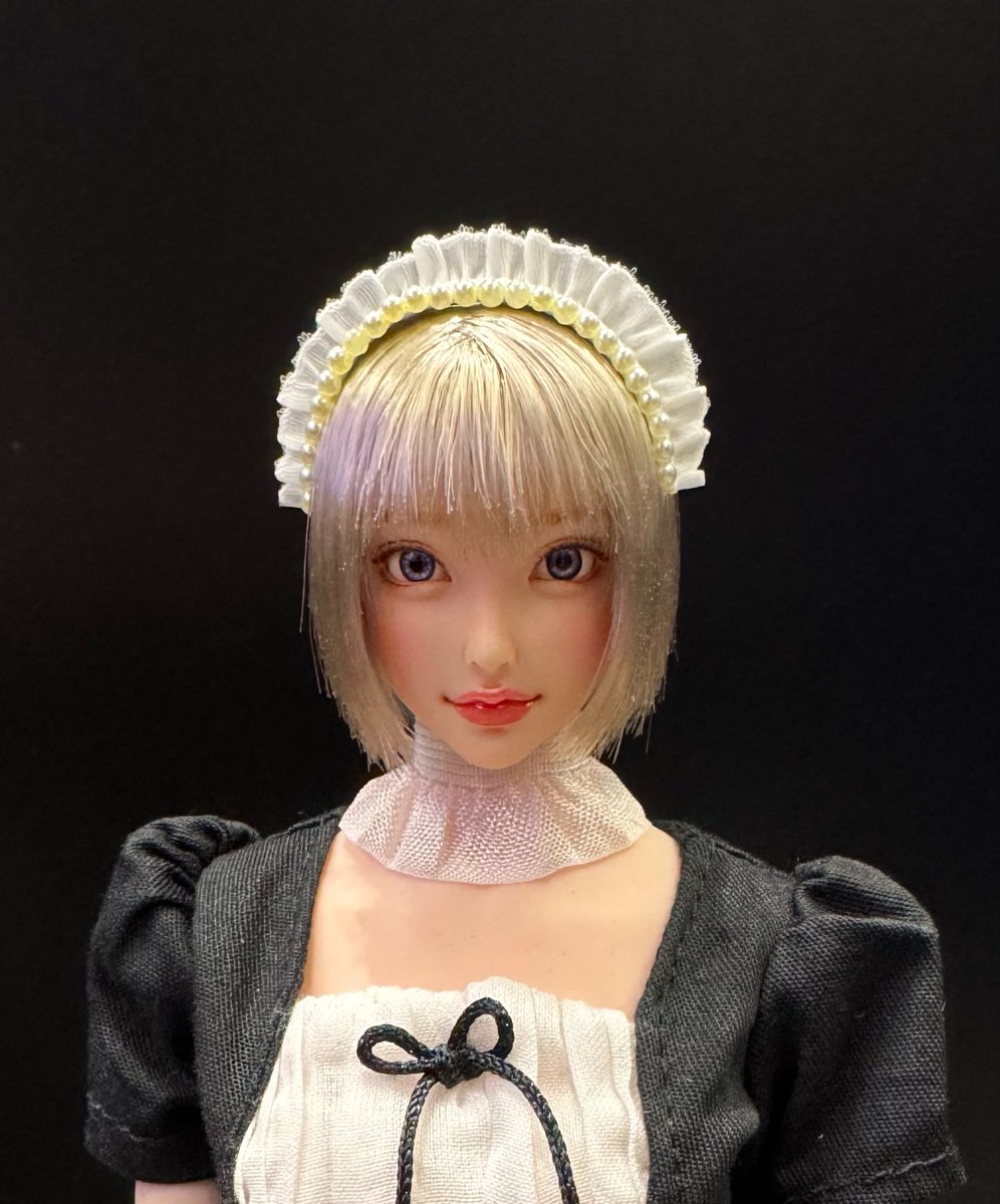DolstJP's tweet photo. 乃愛（のあ）

我が家のメイド長、乃愛（のあ）を実写化しました。
原型は末っ子様製作の1/6ドールヘッドです。

#AIart #AIgirl #AIphotography #末っ子のカスタムヘッド #AI実写化 https://t.co/pfoOhgnFMM