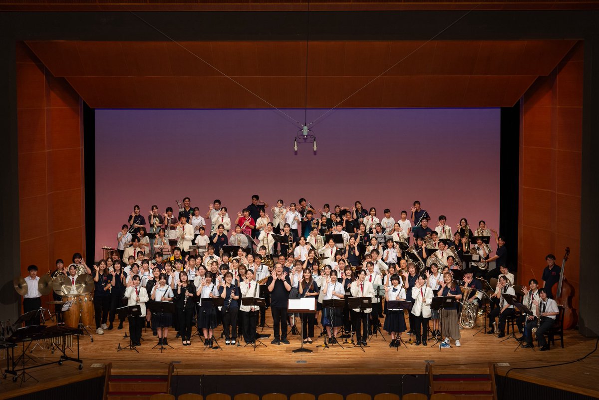 brassfrontier's tweet photo. 先日行われたジャンボリーのお写真を少しだけお裾分け🎁
フロンティアではサンバ・エキスプレス、懐かしい平成の楽曲をメドレーにしたHEISEI Revival、お馴染みのヤングマン🕺
合同ステージでは宝島とジャンボリーミッキーをお届けしました🎺 https://t.co/e2azvWSeMb