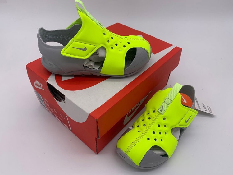xchan1854's tweet photo. Nike's latest children's hole shoes #outfit #fypシ゚ #style #fashion
Best spreadsheet: https://t.co/HYdyIrjEUO https://t.co/IGf91tqU3e