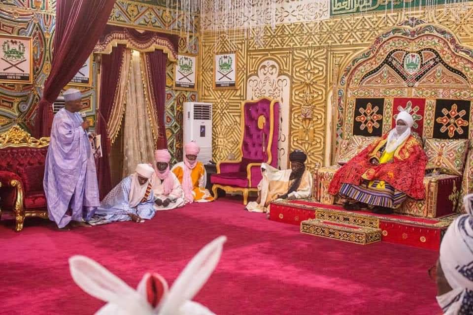 Movingimage_ng's tweet photo. The Emir of Kano, His Highness, Muhammad Sanusi II, received KILAF Team, led by KILAF Founder/CEO,  Abdulkareem Mohammad, on a courtesy visit to his Palace. https://t.co/BVYaOeeLY4