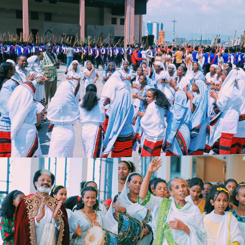 AdanechAbiebie's tweet photo. ዛሬ በኅብር ቀን አሮጌውን ዓመት አልፈን ወደ አዲስ ዓመት መሸጋገርን ከሚያበስሩ ውብ እና ህብራዊ ባህሎቻችን መካከል የሆኑትን የአበባአየሽ ወይ፣ የአሸንዳ፣ ጎቤ፣ ሽኖዬ፣ ሻደይ ጭፈራዎች በከተማችን በታሪካዊው የአድዋ ድል መታሰቢያ በድምቀት ተከብረዋል።

ፈጣሪ ኢትዮጵያን እና ህዝቦቿን ይባርክ!