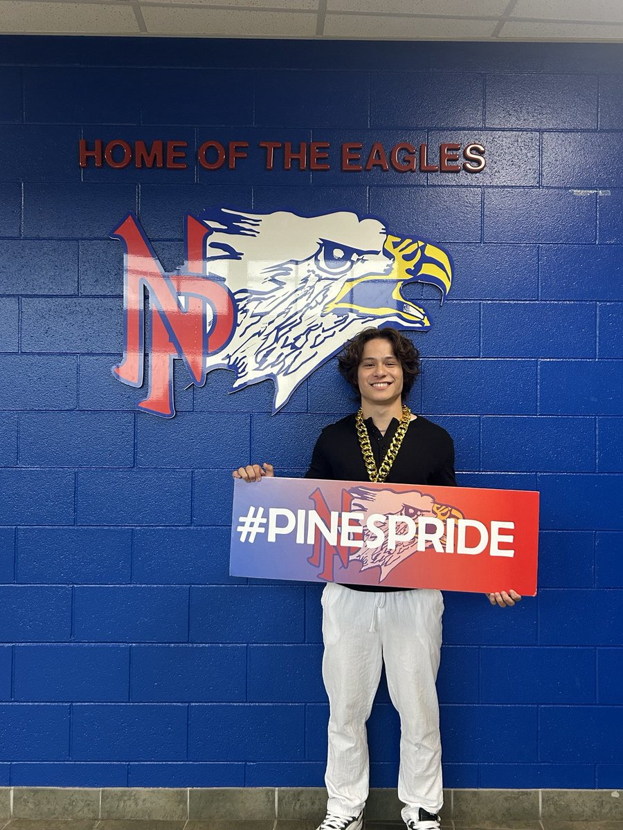 conrad_droby10's tweet photo. Thankful to be named Athlete of The Week by my peers and faculty at Northland Pines High School! #GoEagles 🔴🔵 @CoachNimsgern @MJ_NFLDraft @PrepRedzoneWI @OJW_Scouting @CoachSchrenk @ScottC_Scout @Bryan_Ault https://t.co/0dBX4WsFkz