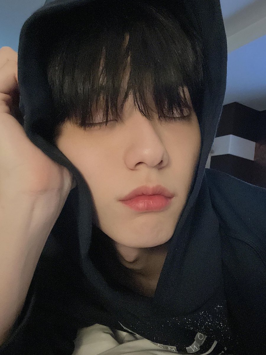 Volnamotns's tweet photo. 모르는 사람 없다는 그 레전드 최수빈 셀카 모음,,(♥︎) https://t.co/DsFpmqikxO