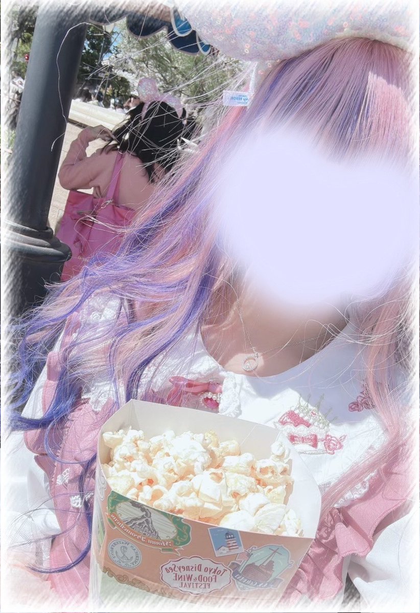 pui_memory33's tweet photo. 今日のうちの子紹介はお友達がミッキーの耳に編んでくれたお洋服と私がネイル3人分作って可愛いお揃いディズニーの写真✨️そして髪の毛は大好きなピンクとモモっちカラーのむらさき🍑💜 https://t.co/g4QIIZ7rhZ