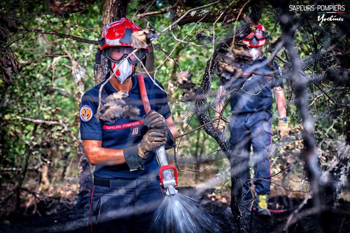 pierre_bedier's tweet photo. 🚒 Mise à l'honneur des sapeurs-pompiers des Yvelines, fortement mobilisés en renfort durant l'été face aux feux de forêts en Île-de-France, notamment à Fontainebleau, ainsi que contre les dévastateurs feux de Gironde, des Landes et du Var. https://t.co/yLJdywpLo4
