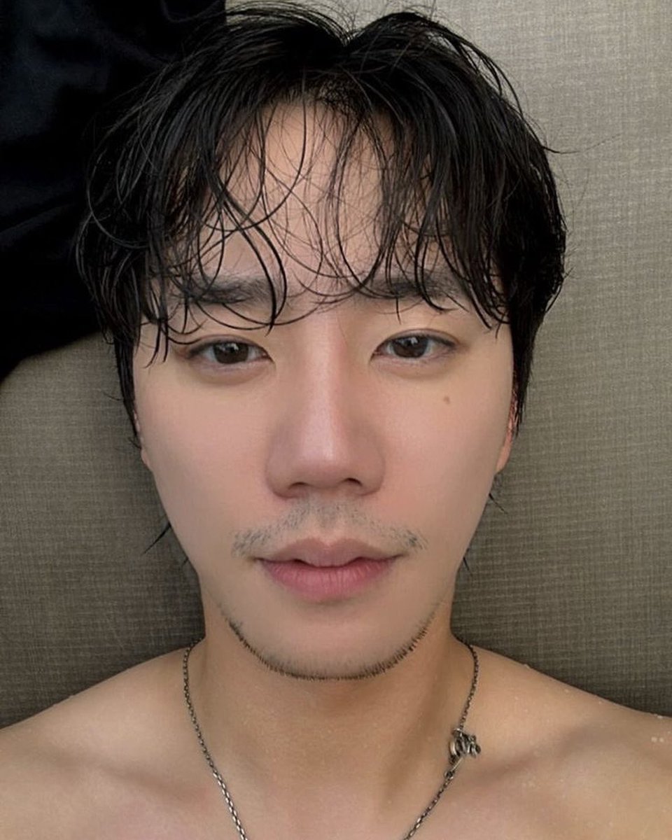 minikangie's tweet photo. This Song Kang with this Lee Junyoung 💭 https://t.co/KGlZmWQasV