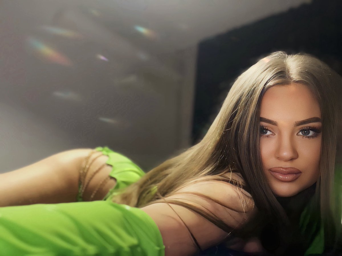 Alexispixie004's tweet photo. 💚 https://t.co/gHMssDAv4i