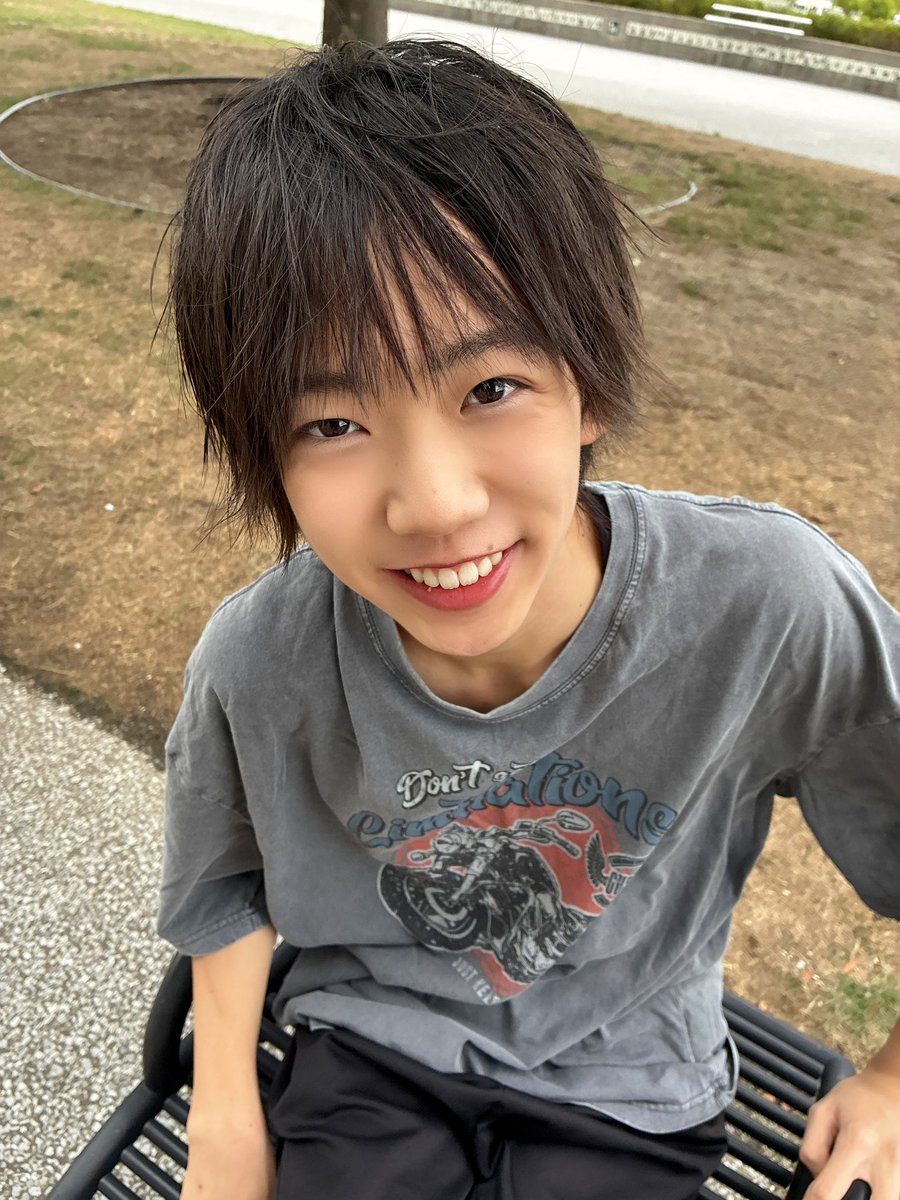 ren_tsubadan's tweet photo. つば男YOUTHの蓮です🪷

つば男FESまであと４日‼️

僕たちのグッズは生写真です☺️
当たりは落書き入り👏

9/13(日)豊洲PITにて、待ってまーす😊

来られない方も
 #ニコ生 で #全編生中継 決定したり、
Blu-rayの　#販売 決定しました‼️
お楽しみに‼️😊🍀 https://t.co/LArg6zQTwh
