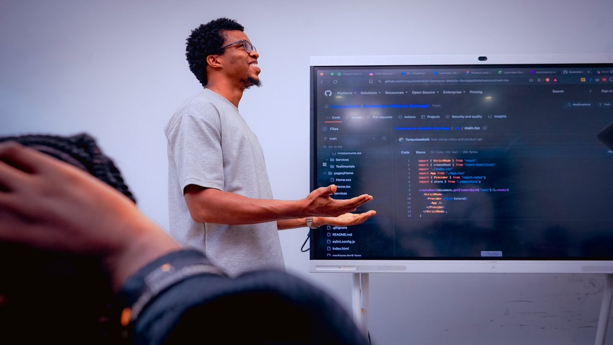 _learnable's tweet photo. For day 2 of standardisation test marking, frontend track had their turn on the hot seat! https://t.co/JJN9q9tgQb