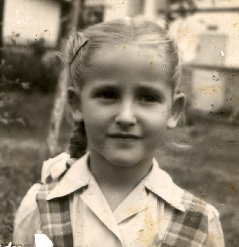 AuschwitzMuseum's tweet photo. 9 September 1937 | A Hungarian Jewish girl, Kató Nisel, was born.

In June 1944 she was deported to #Auschwitz and murdered in a gas chamber.
---

▶ Gas chambers and crematoria of the Auschwitz camp: https://t.co/Tx6rSvPyZL https://t.co/LteCklhfGD