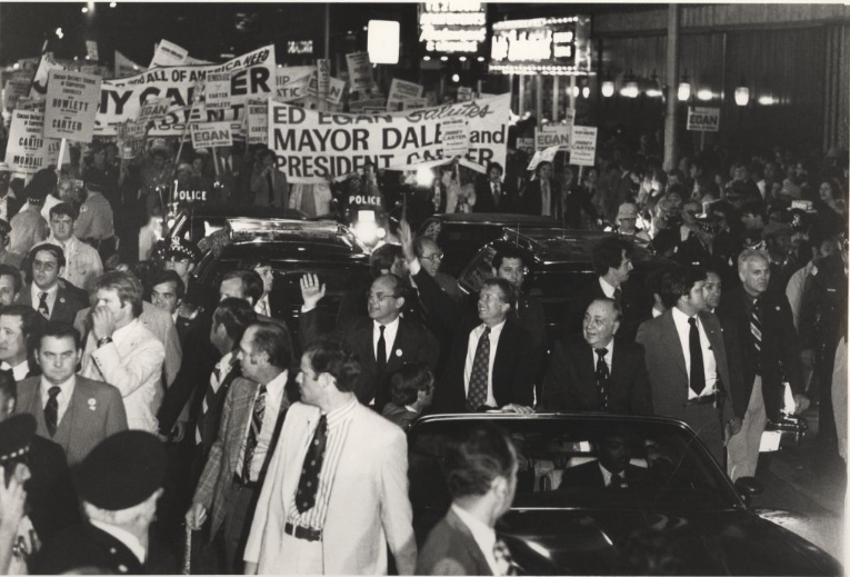 CarterLibrary's tweet photo. #OTD 1976 in Chicago, Jimmy Carter campaigned during a torchlight parade with Adlai Stevenson III and Mayor Richard Daley.

Torchlight parades have long been tied to campaigning politicians, including Abraham Lincoln in 1860. #Carter50

Image courtesy of @uiclibrary https://t.co/IybGE3MhXS