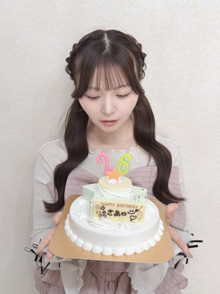 saaya_mochizuki's tweet photo. はっぴーなお誕生日でした🥹♡

家族やお友達、お世話になっている方、そして！応援してくれている方♡ いつも本当にありがとうございます🤝🏻 これからも周りの方々への感謝を忘れず、振付作品やSNSからたくさんたのしいを届けられるように 日々自分らしくがんばります❕❕ https://t.co/s0pJeCKxgL