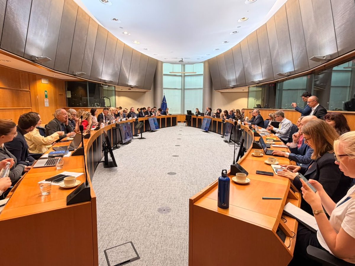 maidagorcevic's tweet photo. Thanks to concrete results and renewed reform momentum, Montenegro is strongly positioned at the forefront of European enlargement policy. 🇲🇪🇪🇺

In this context, at the invitation of the European Parliament’s rapporteur for Montenegro, @sarecmarjan, in the European Parliament in Brussels, I discussed the final stage of our accession process, the roadmap, and the next steps towards full membership in the European Union.

I am confident that together we can make Montenegro’s accession not only a national, but also a European success, and a strong confirmation that enlargement can make the EU stronger.

Thank you to Marjan Šarec for the invitation and the open exchange of views, as well as to @VSuperti, @alvfinn and Clive Rumbold for a substantive discussion on Montenegro’s next steps on its European path. 🇲🇪🇪🇺

#28by28 #NextEUMember
