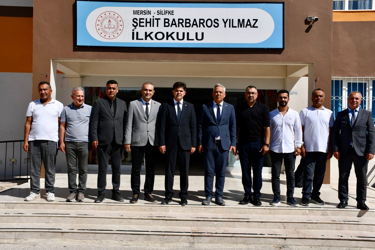 MersinMEM's tweet photo. 📌YENİ EĞİTİM ÖĞRETİM YILINA HAZIRIZ! 

▪️İl Millî Eğitim Müdürü Muhammed Özdemirci, Silifke ilçemizde bulunan Şehit Barbaros Yılmaz İlkokulunu ziyaret ederek yeni dönem hazırlıklarını yerinde inceledi.

▪️Derslikler ve fiziki alanları gezen Özdemirci, okul yöneticileri ve öğretmenlerle değerlendirmelerde bulunarak yeni eğitim öğretim yılı için başarılar diledi.

🎒 Güvenli okullar, güçlü yarınlar! 🇹🇷

🔗https://t.co/dDzMHM5ejH

@tcmeb 
@Yusuf__Tekin 
@MersinValiligi 
@valiatillatoros 
@Muhammed0744