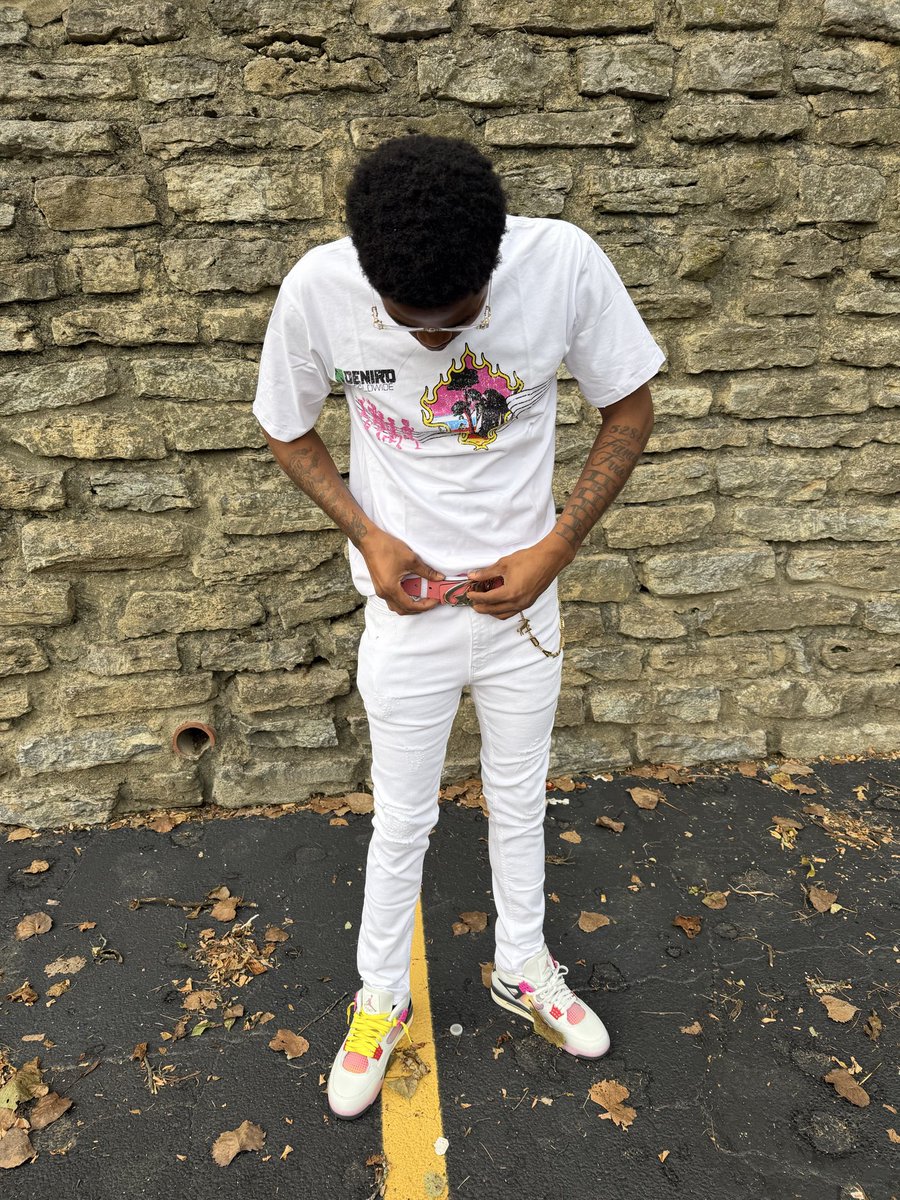 ANTENLMH__'s tweet photo. Tell em I needa doctor cause I ran my check up 🌪️⛹🏽‍♂️ https://t.co/ZgXrhUgN7P