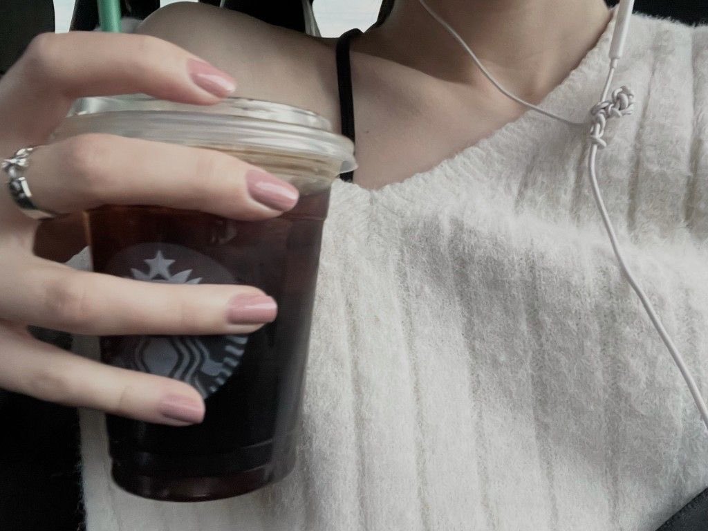 prettyifskinny's tweet photo. #edtwt moot hunt cont. ! >ᴗ< some fun facts: 

⟡ i have 25+ tats and piercings each!
⟡ my fave color is light pink (surprise)
⟡ i mostly listen to ari + krnb
⟡ #1 iced vanilla matcha destroyer

i follow back!
♡ / ⟳ appreciated ~
[#moothunt #edrtwt #shedtwt] ༯ minors dni https://t.co/0DJNI2fHp4