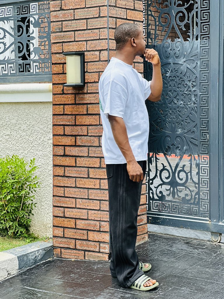 goodlife2579's tweet photo. Have you seen a handsome guy like me today?

Have a wonderful day fellas 🙏🏽 https://t.co/BRYuOBvFca