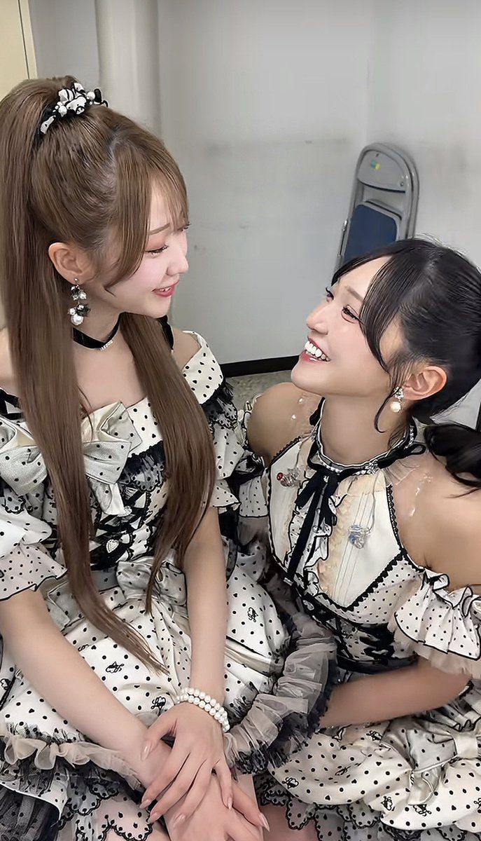 Atari_maika's tweet photo. 🌱あのねっ！それでねっ！
　　10秒後⬇️
(悪魔)うがはははは

それでは聞いてください。衣織は何処へ https://t.co/JxjsKHCJed
