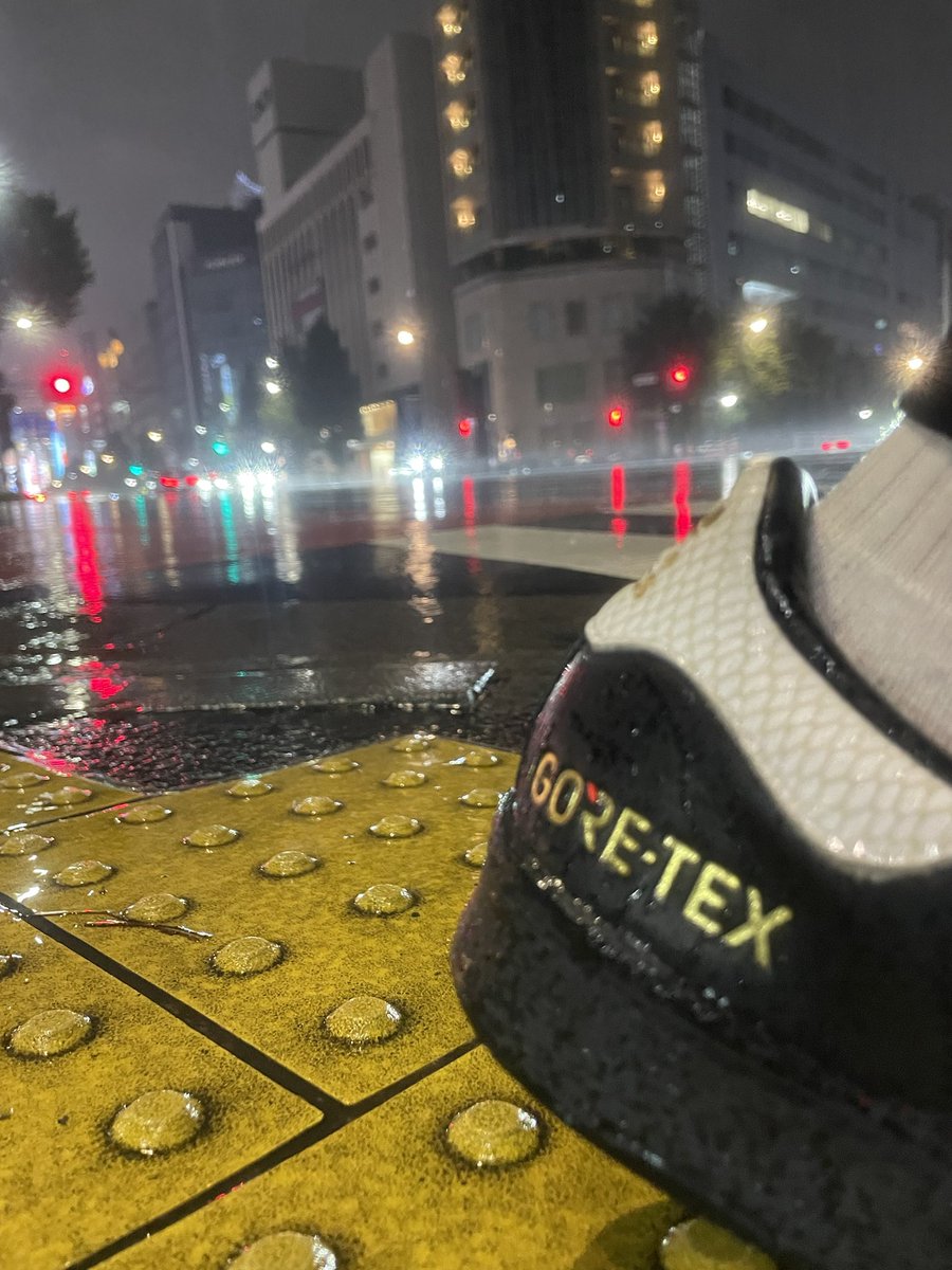 hirotaotsuka's tweet photo. TPOにあった靴履いてた!!
ナイス朝の俺!!
#goretex https://t.co/D0Rhz3viaT