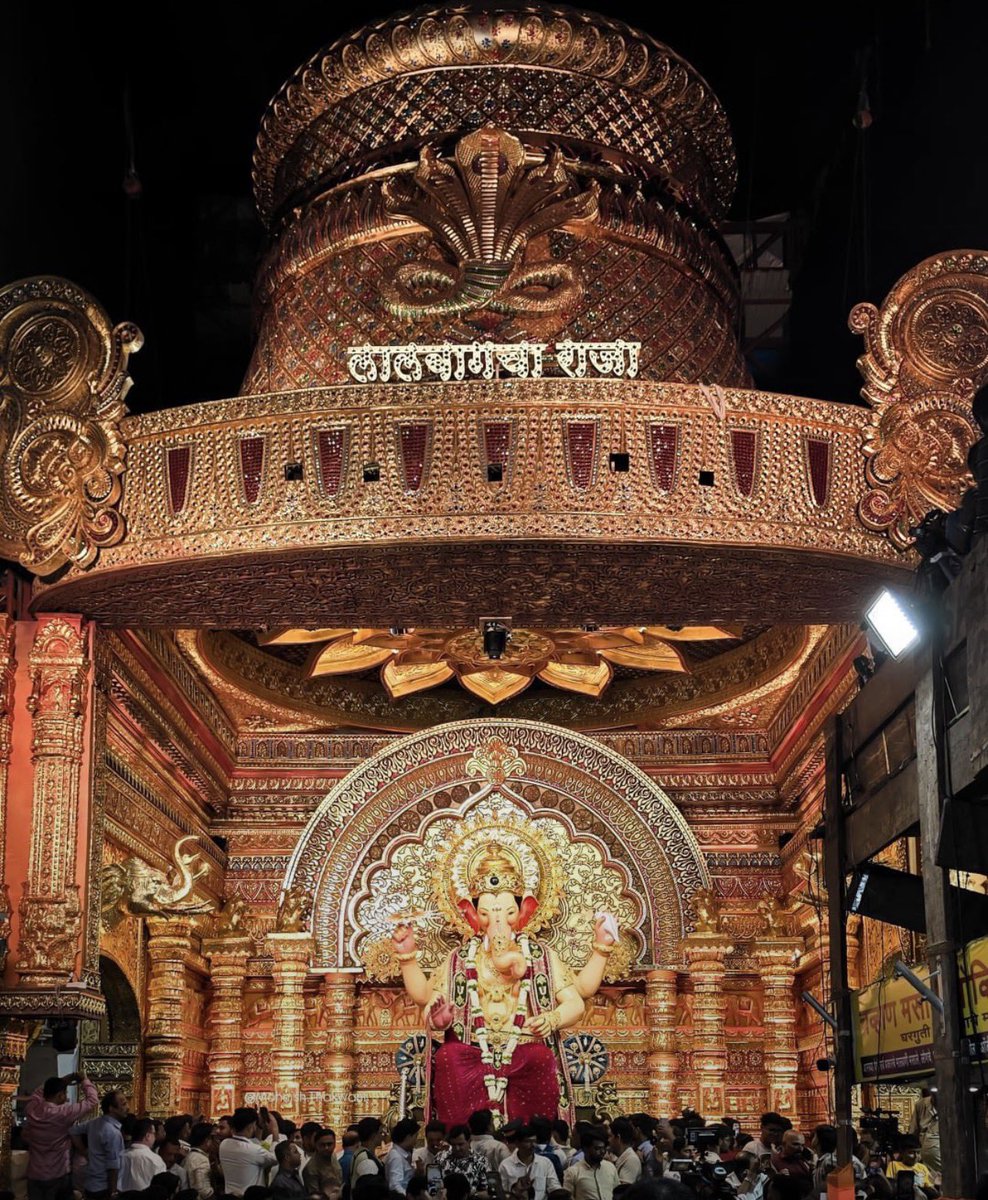 omganesh88999v2's tweet photo. ในช่วงระยะเวลา 14-25/09/2026 ซึ่งเป็นช่วงเวลาที่ถือว่าองค์พระพิฆเนศท่านจะเสด็จมาจากไกรลาส แล้วแลนด์ดิ้งยังโลกมนุษย์ เพื่อมาประทานพรให้เหล่าสาวกองค์พ่ออย่างใกล้ชิด จึงอยากจะขอเชิญชวนเมนองค์พ่อทั้งหลาย มาร่วมติดแท็ก #คเณศจตุรถี2026 เพื่อมาสนุกร่วมกันและแสดงความรักต่อองค์พ่อกันในเทศกาลนี้นะคะ

‘คณปติ ปับป้า โมรยา’🌺

สำหรับช่องทางในการรับชม หรืออัพเดตชุดองค์พ่อในแต่ละวันสำหรับใครที่ไม่ทัน แอดมินจะคอยอัพเดตให้ในทุกวัน จนถึงวันที่ส่งองค์พ่อกลับไกรลาสเลยค่ะ

ปล. ภาพองค์ลาลบาคจาราชา/พระพิฆเนศดั๊กดูเศรษฐ ปี 2025

นอกจากจะขอพรองค์พ่อแล้ว ก็อย่าลืมให้กำลังใจเลขาอย่างพี่หนูมุสิกกะด้วยนะคะ ให้ลิสต์พรของสาวกให้องค์พ่ออ่านอย่างไม่ตกหล่นค่ะ ^^