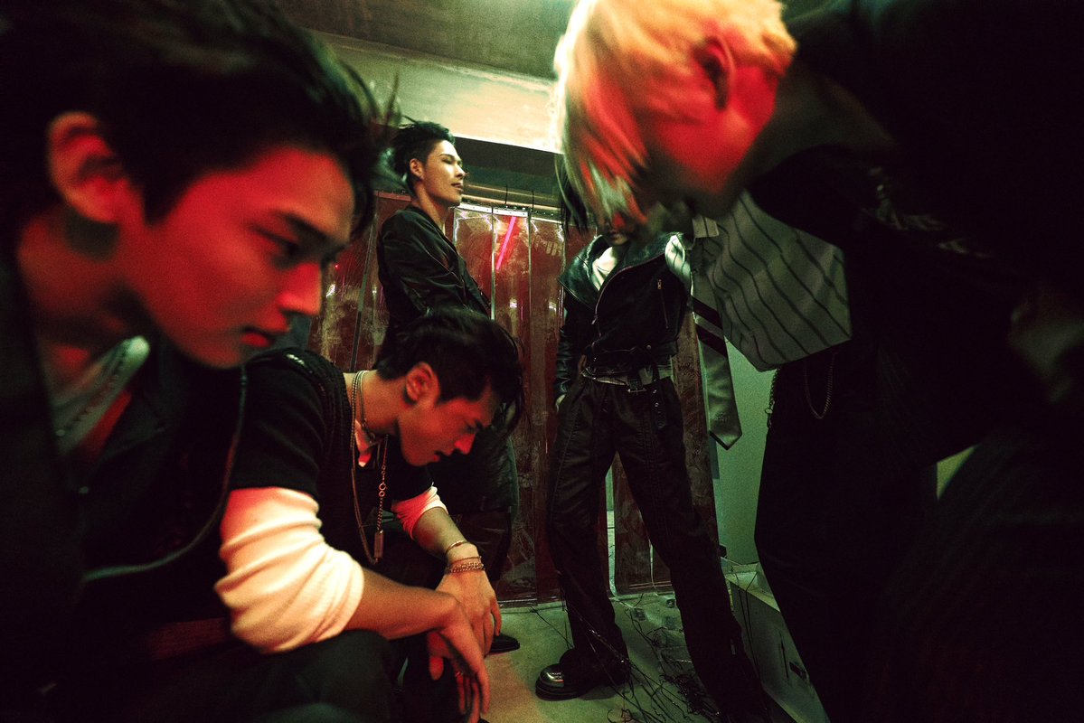 e94eo0's tweet photo. 레전드폐급밴드 데뷔함 https://t.co/YCGHci6hSA