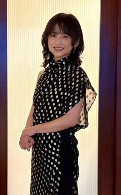 Chuckii_Booker_'s tweet photo. 博美姉さんも相変わらずお綺麗✨️ この世界に入ってくれて感謝😌 優しくてお茶目な手紙を送ってくれる人でもあります💌 いまでも1000カラットの輝きですね💎 #永作博美 #BeMyDiamond https://t.co/qfoFP8I5LJ