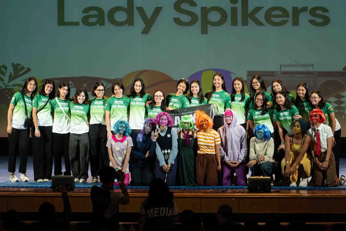 tj_canino's tweet photo. dlsu lady spikers with our uaap season 89 rookies! 🍀

📸 | uaapmedia https://t.co/dUmZFTqExC