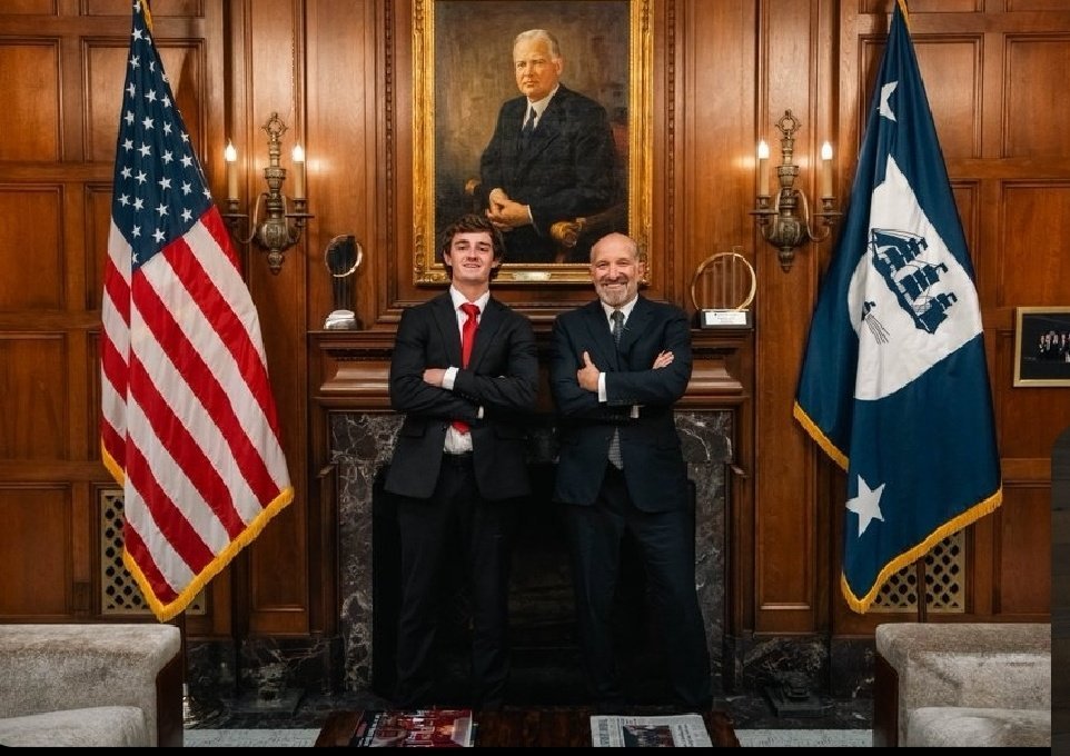 WayneWaldropW's tweet photo. Howard Lutnick was involved with 9/11 and Epstein. What a weird coincidence. https://t.co/57UBRDIrwO