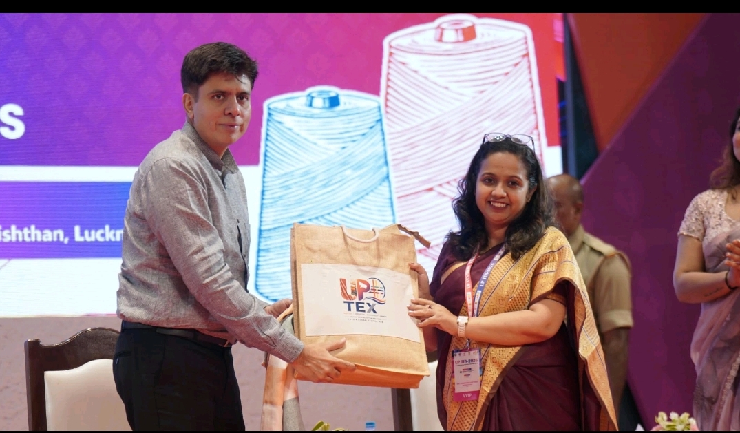 CITIindia_org's tweet photo. From Craft to Global Cart. At #UPTEX2026 on Sep 9, a panel discussion, moderated by #CITI SG Ms #ChandrimaChatterjee, explored how Uttar Pradesh can take its rich craft heritage to global markets. 

#Handicrafts #Exports #UttarPradesh https://t.co/0DVQqz2vRn