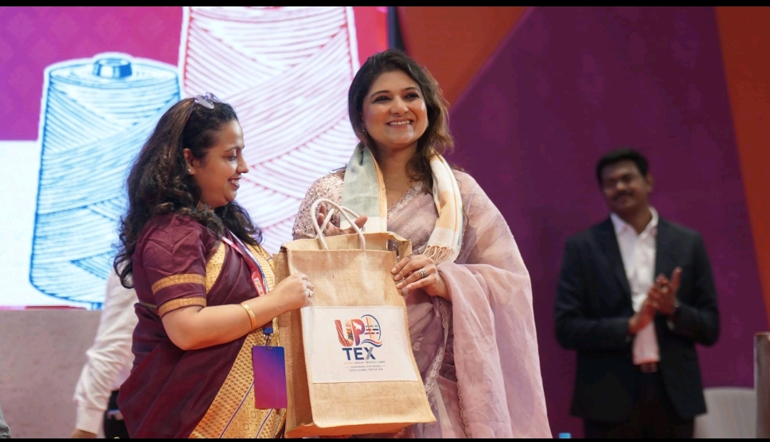 CITIindia_org's tweet photo. From Craft to Global Cart. At #UPTEX2026 on Sep 9, a panel discussion, moderated by #CITI SG Ms #ChandrimaChatterjee, explored how Uttar Pradesh can take its rich craft heritage to global markets. 

#Handicrafts #Exports #UttarPradesh https://t.co/0DVQqz2vRn