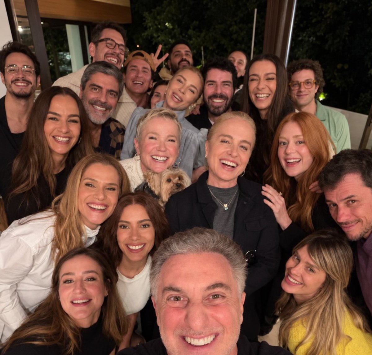 connectanitta's tweet photo. nunca foi tão fácil escolher um lado https://t.co/Lmxvsob7lb