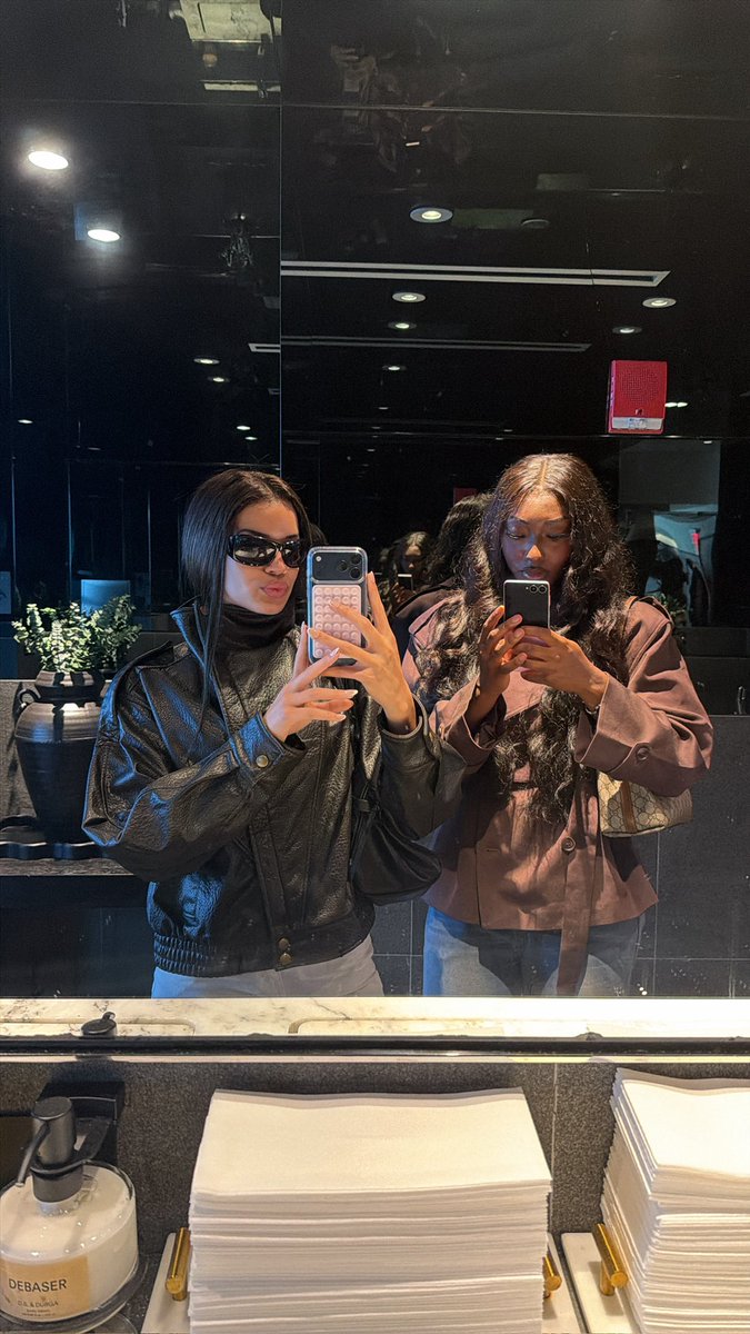 theaniyabase's tweet photo. Aniya with Kayda via Kayda’s channel https://t.co/x41Eg14Dxe
