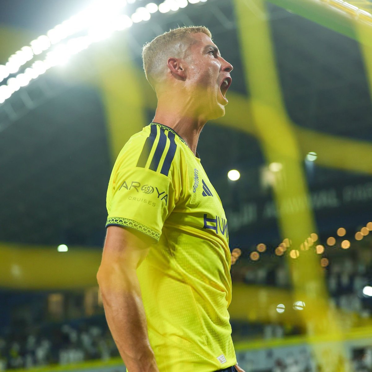 ActuFoot_'s tweet photo. 🚨 Et pendant ce temps-là... CRISTIANO RONALDO 🇵🇹 BUTEUR AVEC AL-NASSR !!! 💛💙

Son 979ème but en carrière. 🐐 https://t.co/D3ndrxpoJe