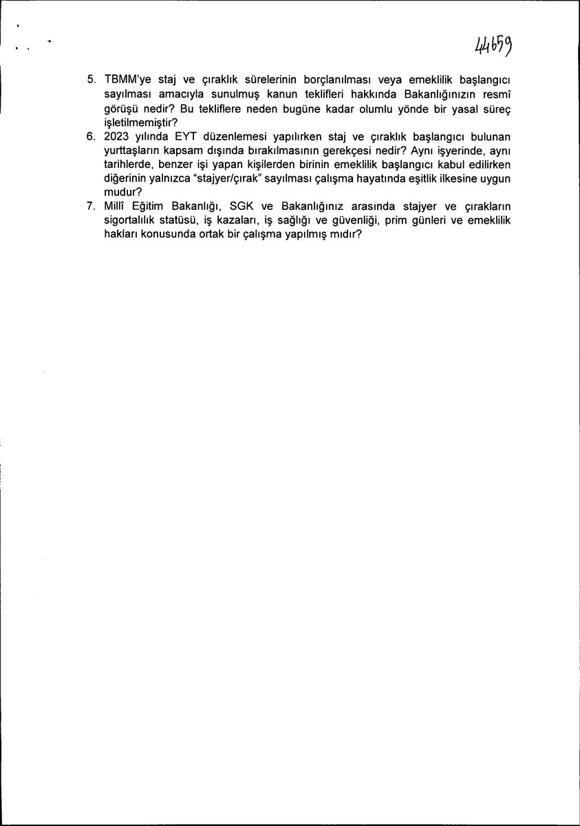 Kamubiz_com's tweet photo. 🚨 STAJ VE ÇIRAKLIK SİGORTASI İÇİN YENİ ÖNERGE!

e-Devlet’te “ilk işe giriş tarihi” olarak görünen staj ve çıraklık başlangıçlarının, emeklilik hesabında da sigorta başlangıcı sayılması isteniyor.

📌 2023’teki EYT düzenlemesinde kapsam dışında kalan staj ve çıraklık sigortası mağdurları, yaşadıkları mağduriyetin giderilmesini talep ediyor.

📍 10 Mayıs 2026’da Ankara’da düzenlenen “Büyük Ankara Buluşması”nda talepler bir kez daha gündeme taşındı.

İstenen düzenleme ise net:

➡️ Staj ve çıraklık başlangıç tarihi emeklilikte sigorta başlangıcı kabul edilsin.
➡️ Bu mümkün değilse, en azından staj ve çıraklık süreleri için geriye dönük borçlanma hakkı verilsin.

Staj ve çıraklık haberleri için @kamu_biz_ hesabını takip etmeyi ve bildirimleri açmayı unutmayın!

Yargı Kararını Tanıyın
#StajyerçırakHakkınıAlsın
@CirakStajFED