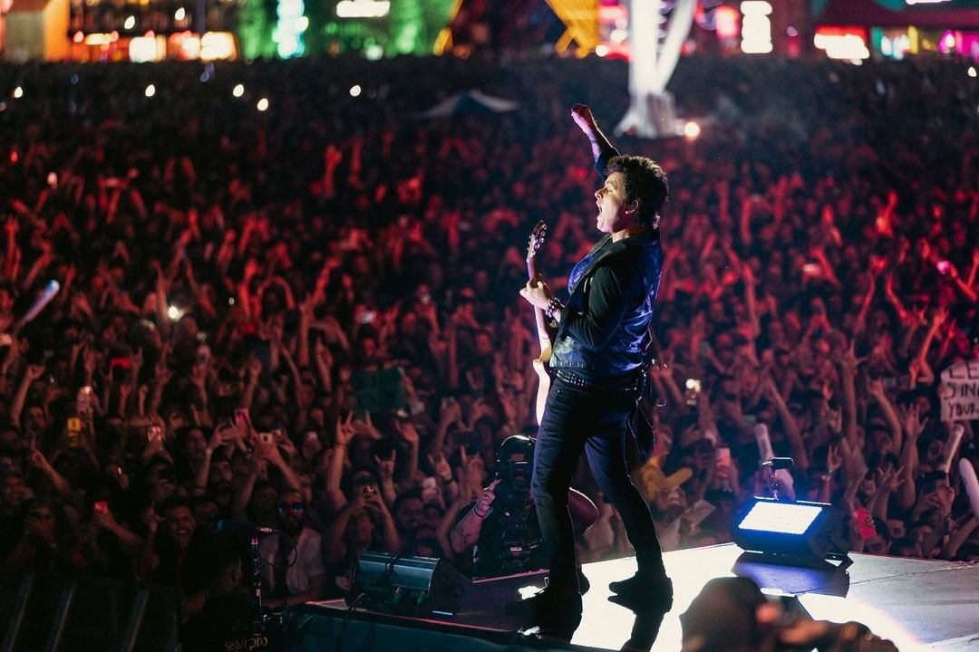 GDArgNation's tweet photo. Hace 4 años Green Day tocaba en el festival Rock in Rio, en Brasil https://t.co/baPbOwMhMq