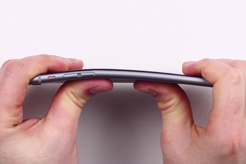 UnboxTherapy's tweet photo. Never forget the first fold https://t.co/7BiNljtzln